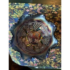 VTG‎ Fenton Blue Carnival Glass Ruffled 7.5" Bowl Grapes & Cable 3 Footed